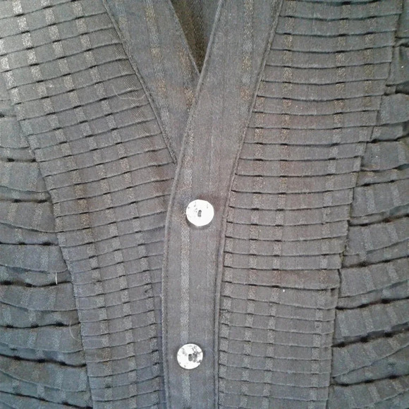 Women's Black Short Sleeve Pleated Blouse with Shiny Buttons Size M - Picture 10 of 15